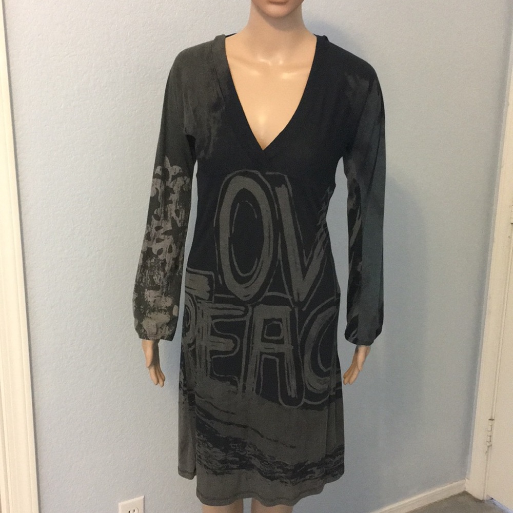 Elan - Long sleeve v-neck dress